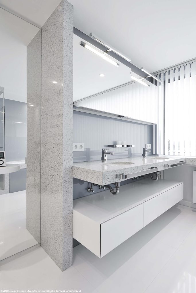 verre-emaille-bain