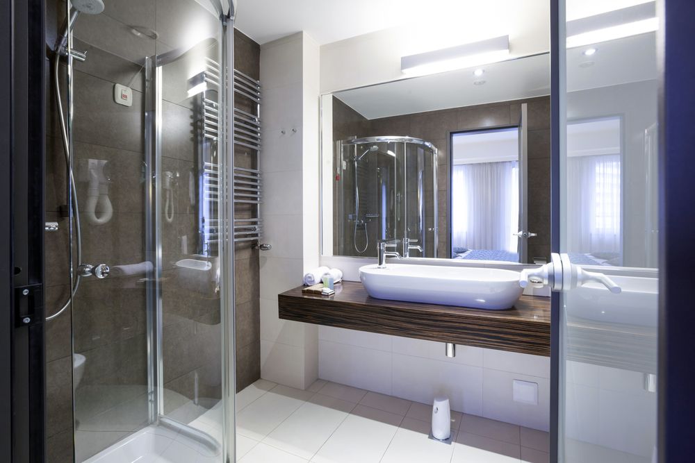 salle-de-bain-design-blanche