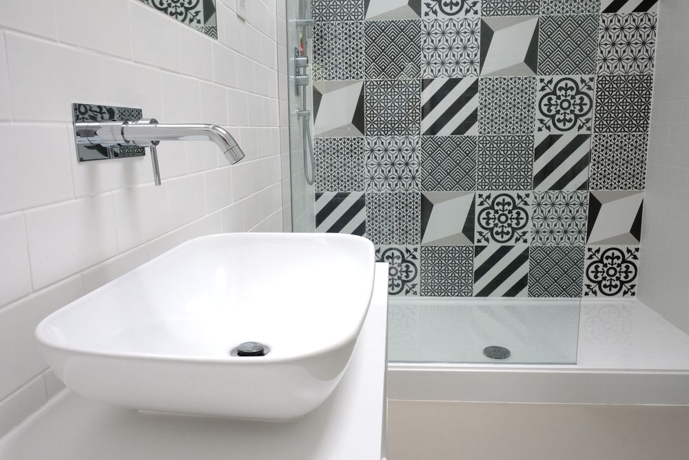 carrelage-geometrique-douche